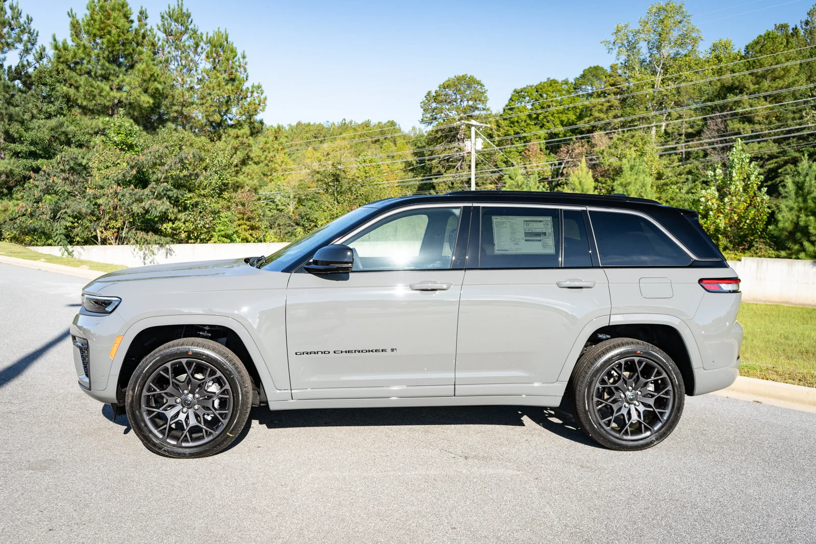 New 2027 Sting-Gray Clear-Coat Paint Jeep Summit image 12