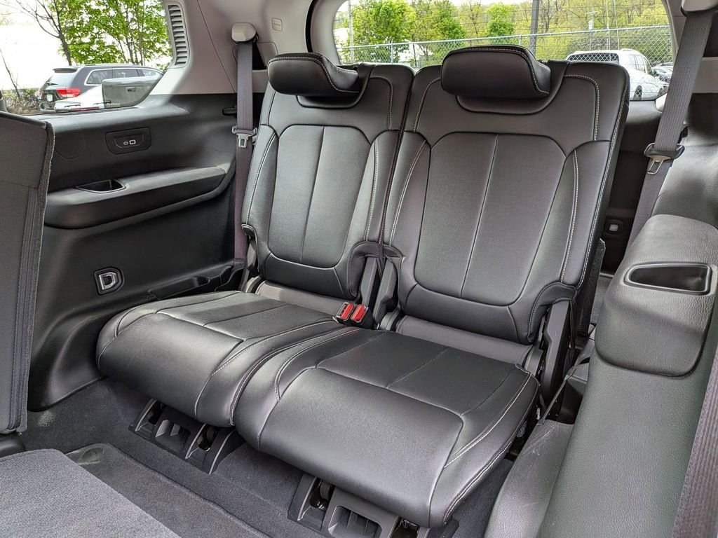 Used 2023 Black Jeep Limited image 26
