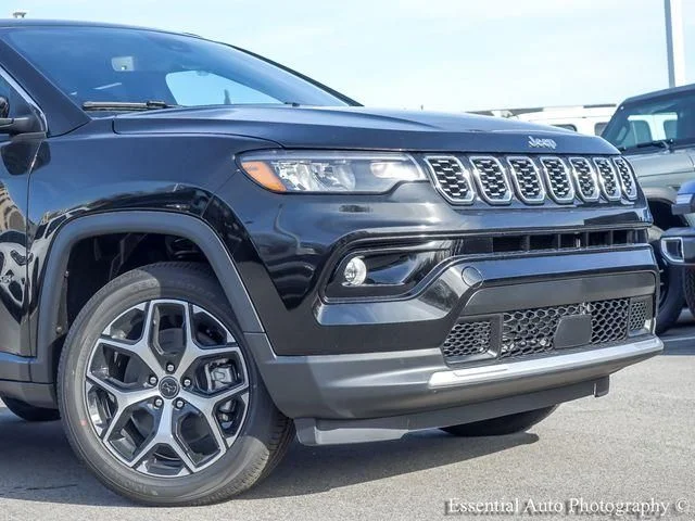 New 2026 Diamond Black Crystal Pearl-Coat Exterior Paint Jeep Limited image 2