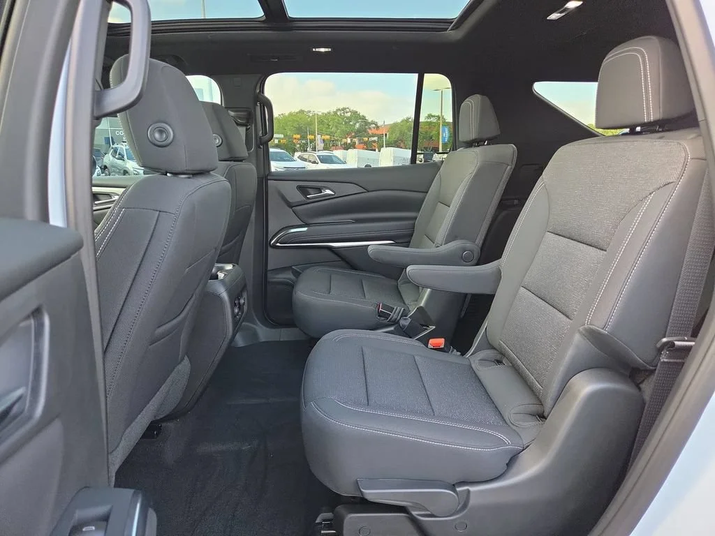 New 2026 Polar White Tricoat Chevrolet LT image 17