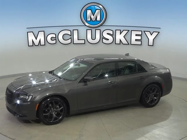 2023 Chrysler 300 S's photo