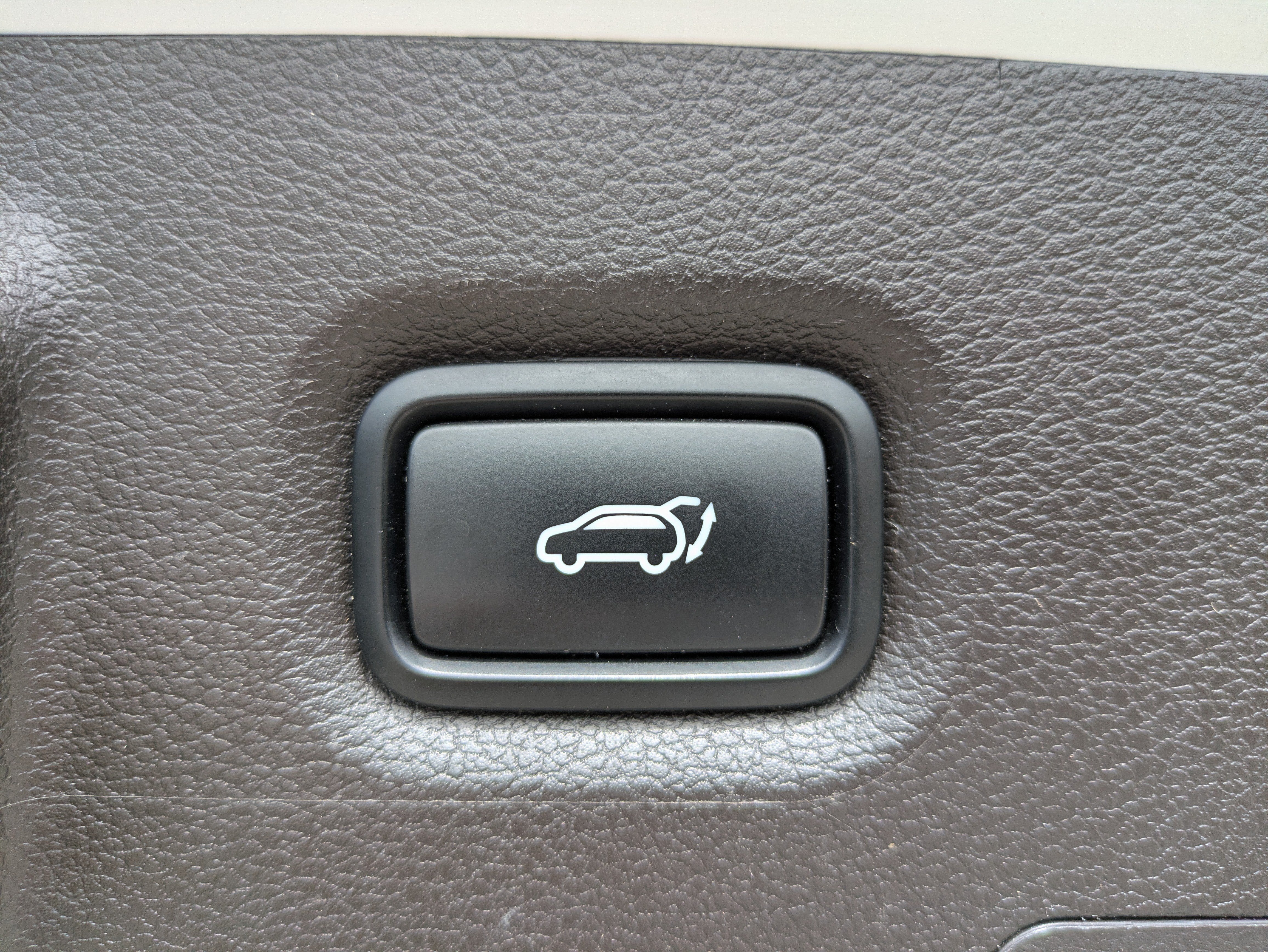 Used 2020 Quartz White Hyundai Limited image 11