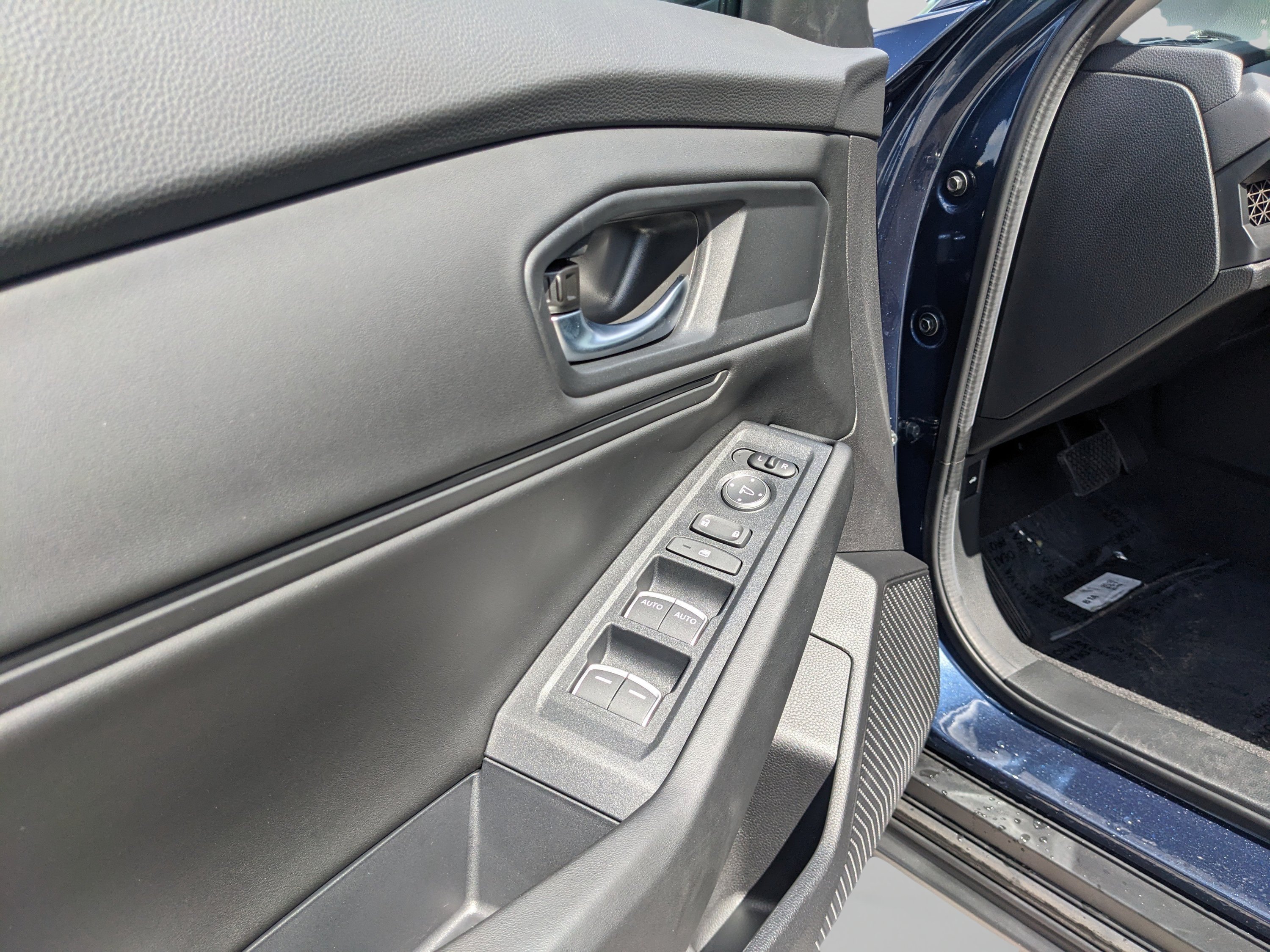 New 2026 Canyon River Blue Metallic Honda SE image 33