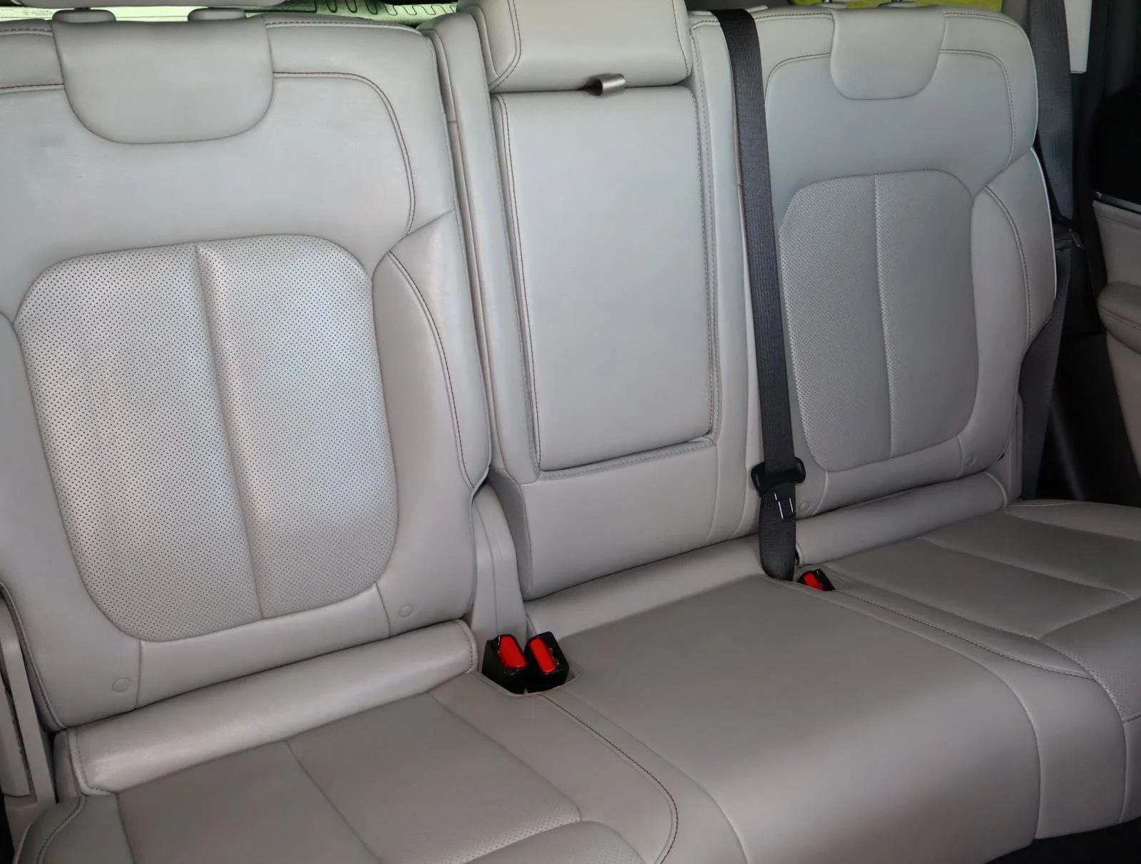 2023 Jeep Grand Cherokee Overland - Photo 20