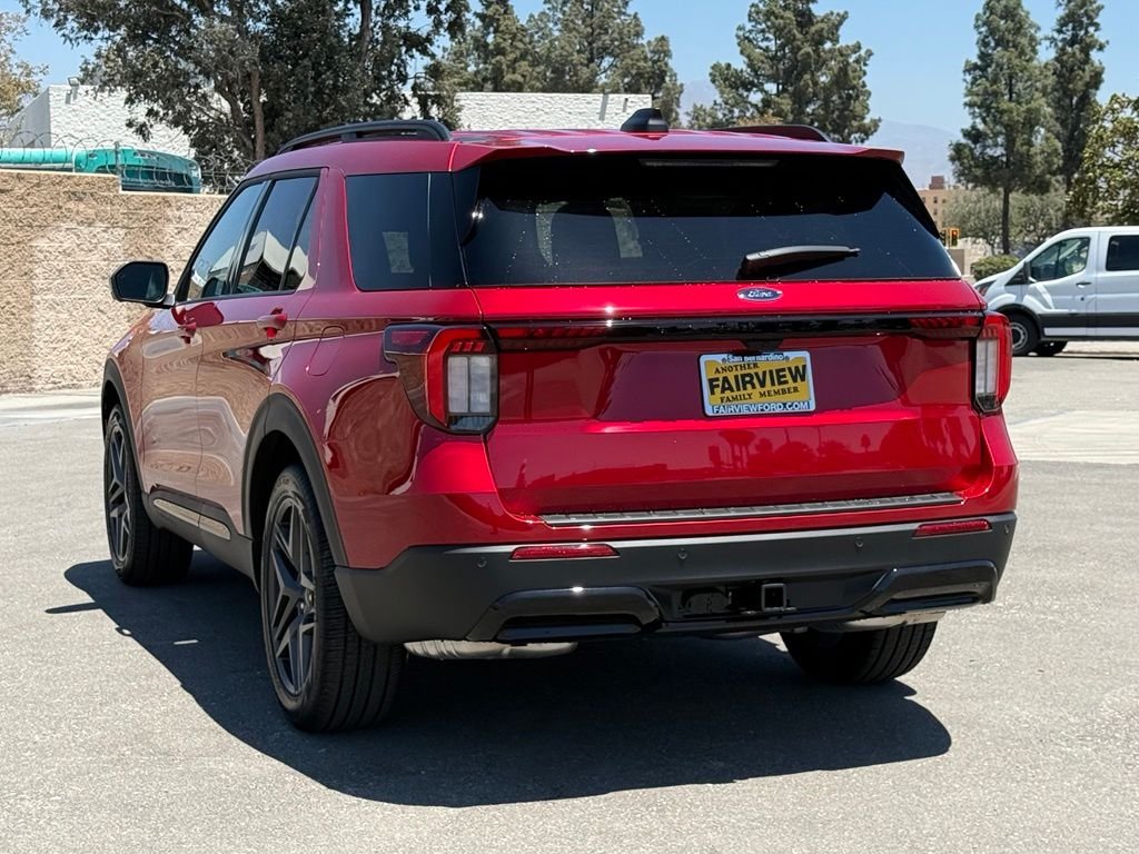 New 2026 Rapid Red Metallic Tinted Clearcoat Ford ST-Line image 4