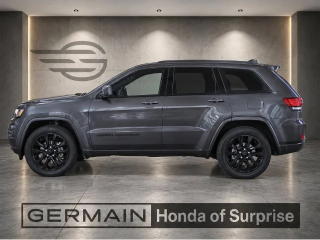 Used 2021 Granite Crystal Metallic Clearcoat Jeep Laredo X image 2