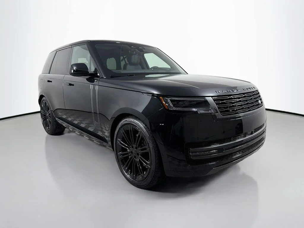 New 2026 Santorini Black Land Rover SE image 3