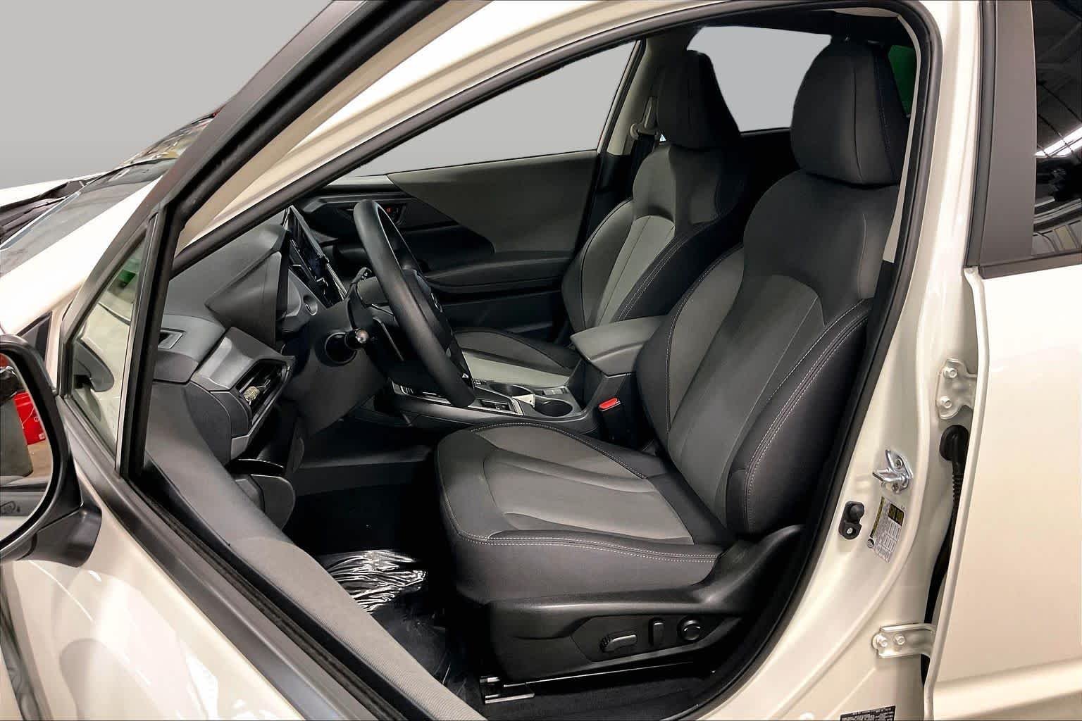 Used 2025 Crystal White Pearl Subaru Premium image 8