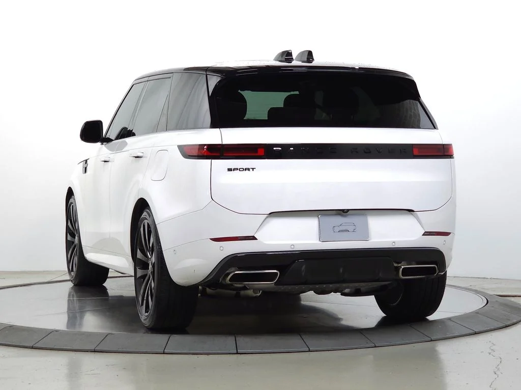 Used 2025 White Land Rover Dynamic SE image 3
