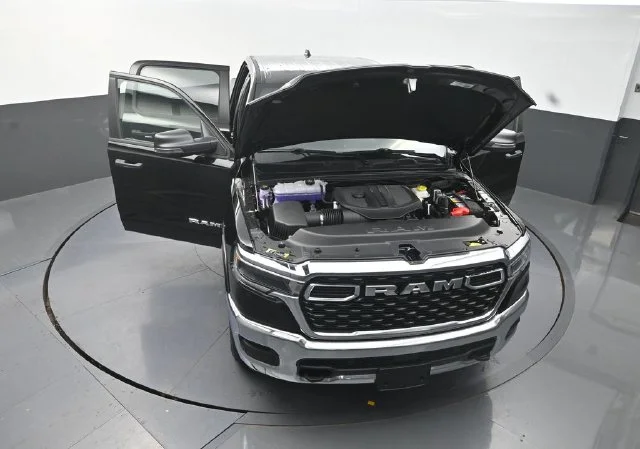 New 2027 Diamond Black Crystal Pearl-Coat Exterior Paint RAM Big Horn/Lone Star image 29