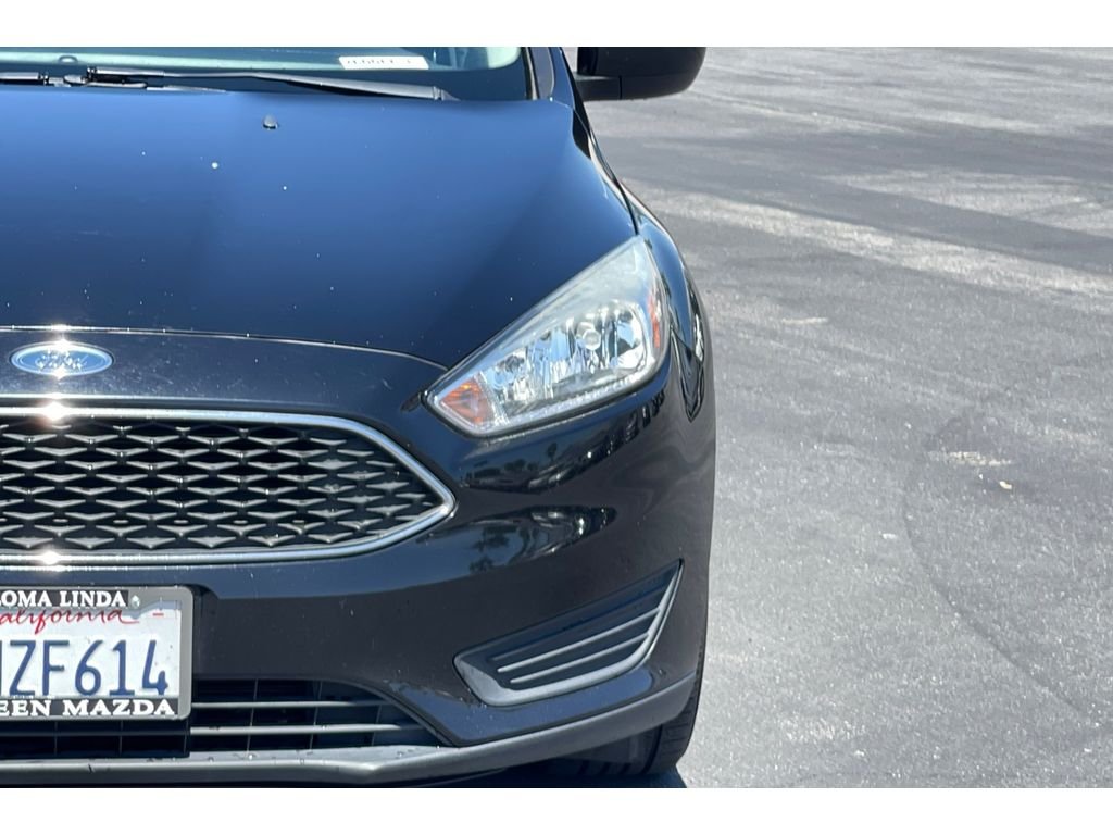 Used 2018 Shadow Black Ford SE image 20
