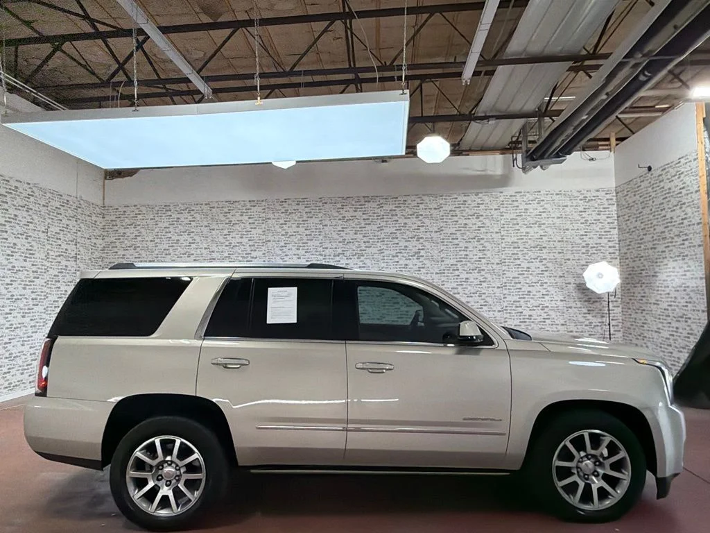 Used 2016 Sparkling Silver Metallic GMC Denali image 8
