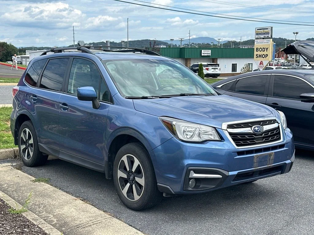 Used 2017 Quartz Blue Subaru 2.5i Premium image 3