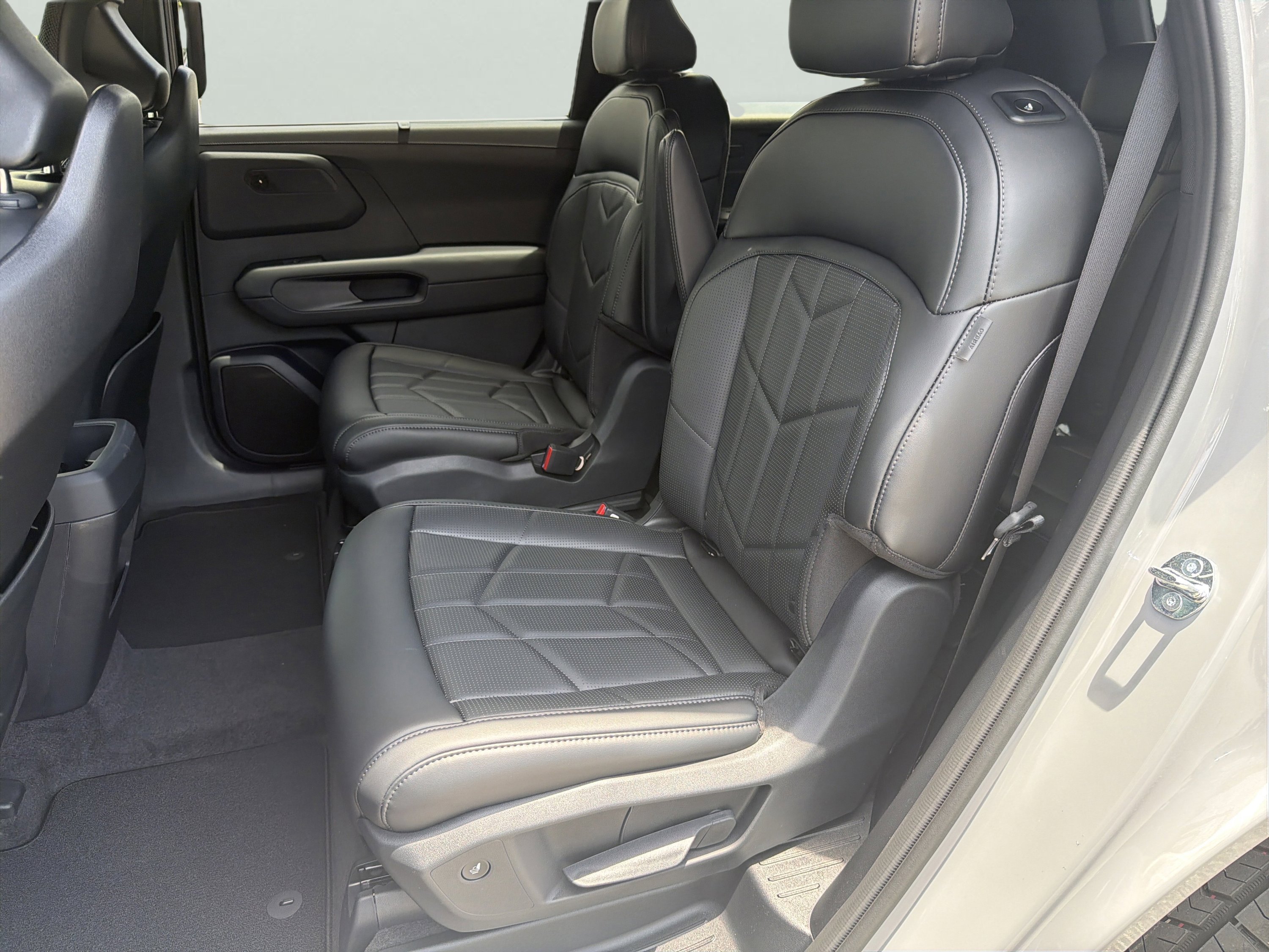 New 2027 Wolf Gray Kia X-PRO SX image 22