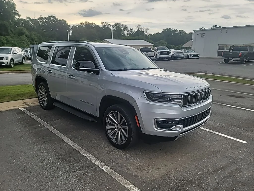 2023 Jeep Wagoneer Series II 4WD's photo
