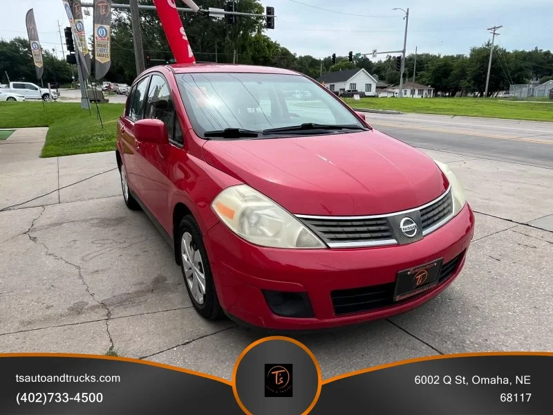 Used 2008 Red Nissan S Hatchback 4D image 4