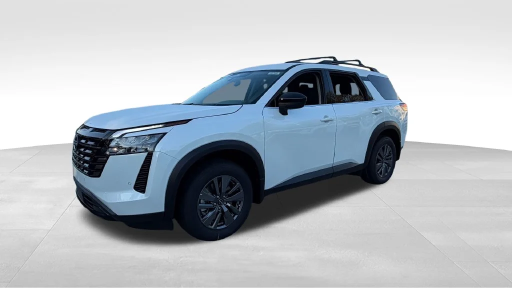 New 2026 Everest White Pearl TriCoat Nissan SV image 3