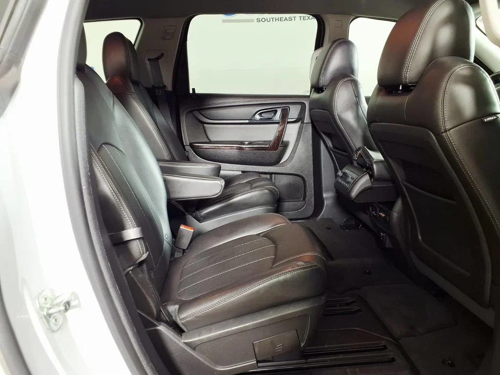 Used 2016 IRIDESCENT PEARL TRICOAT Chevrolet LTZ image 11