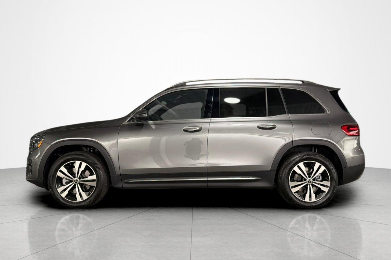 New 2026 Mountain Grey Metallic Mercedes-Benz GLB 250 4MATIC® SUV image 2