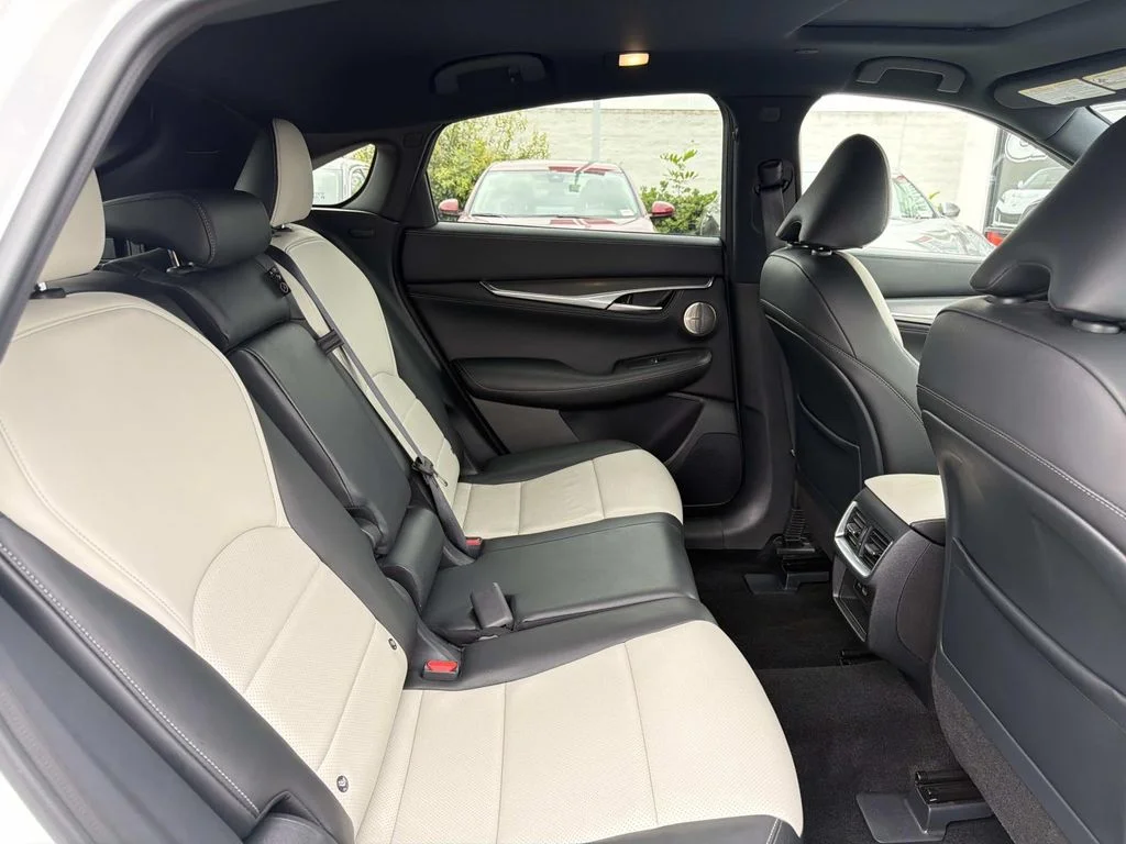 Used 2023 RADIANT WHITE INFINITI ESSENTIAL image 32