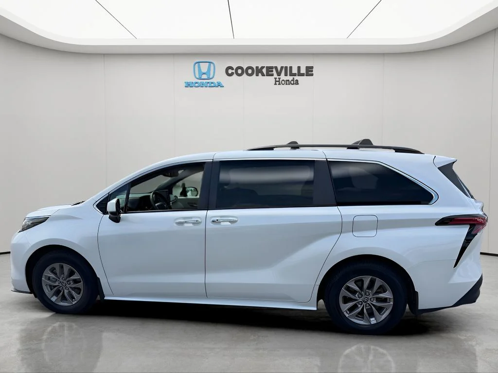 Used 2022 Wind Chill Pearl Toyota XLE image 12