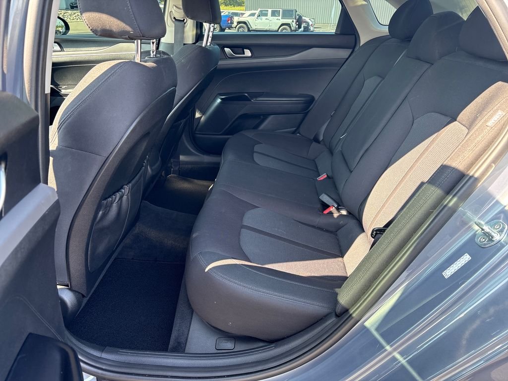 Used 2021 Silver Kia LXS image 14