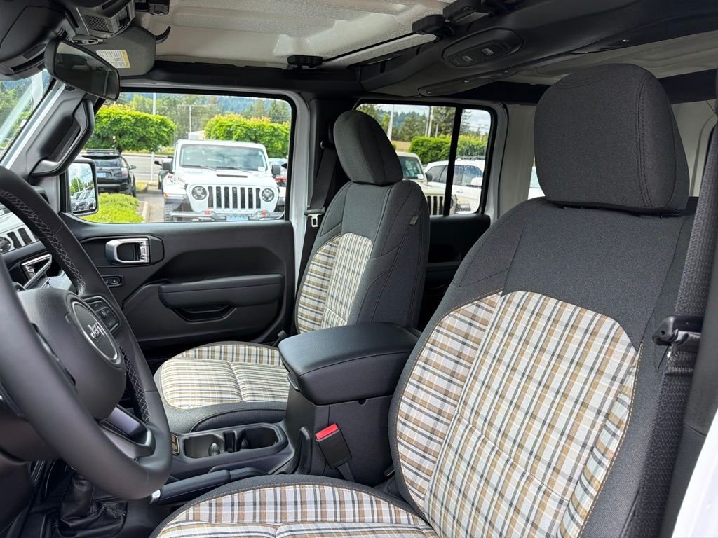 New 2026 Bright White Clearcoat Jeep 85th Anniversary Edition image 15