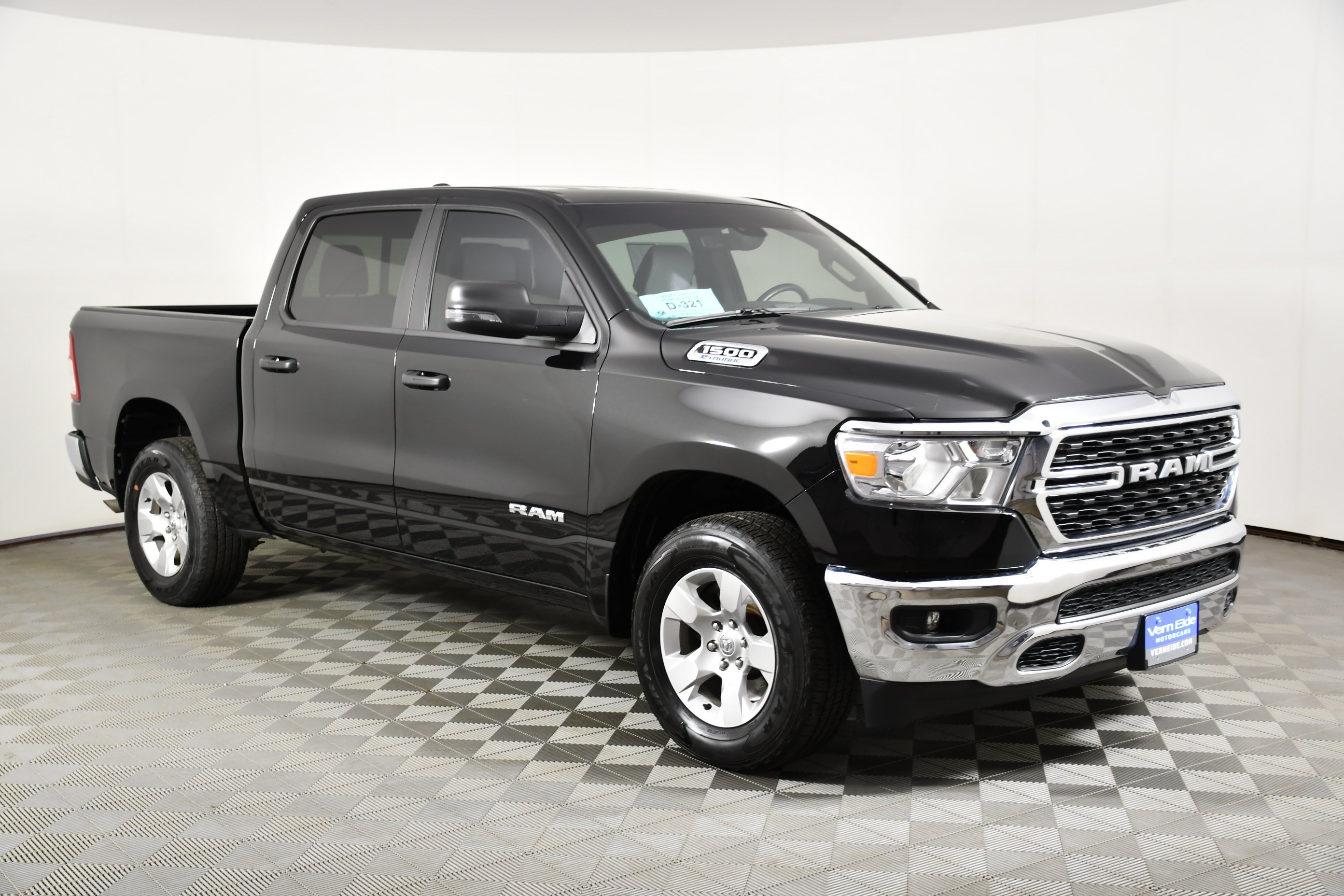 Used 2023 Diamond Black Crystal Pearlcoat Ram Big Horn image 4