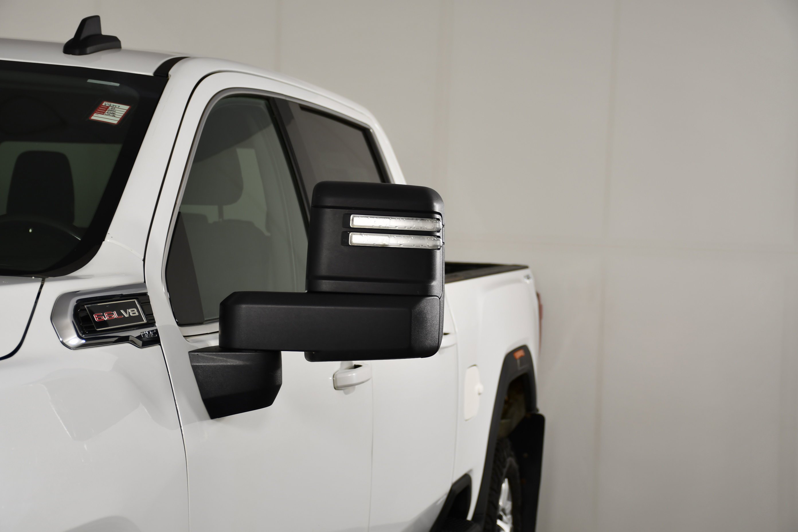 Used 2022 White GMC SLE image 13