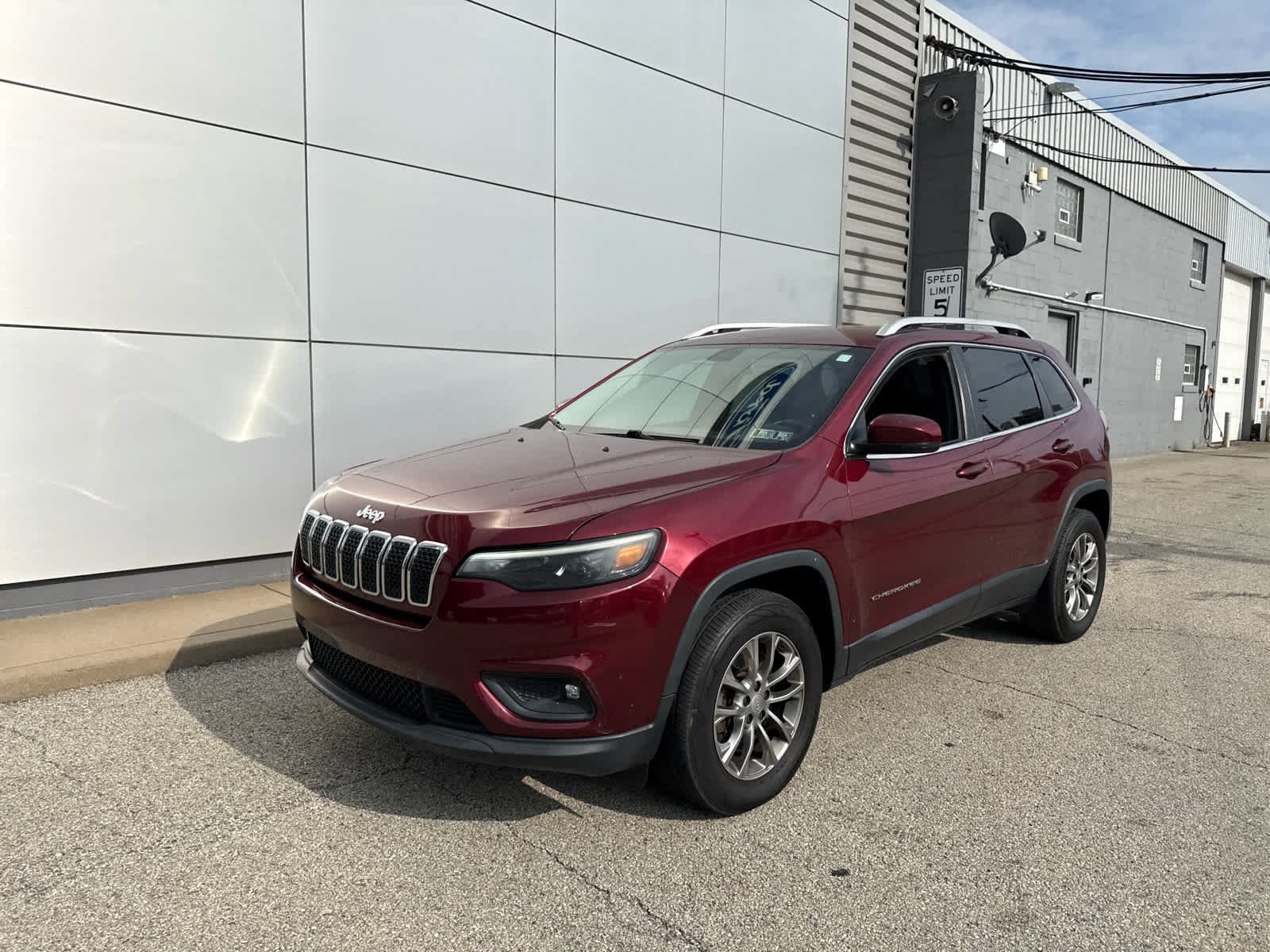 Used 2019 Velvet Red Pearlcoat Jeep Latitude Plus image 1