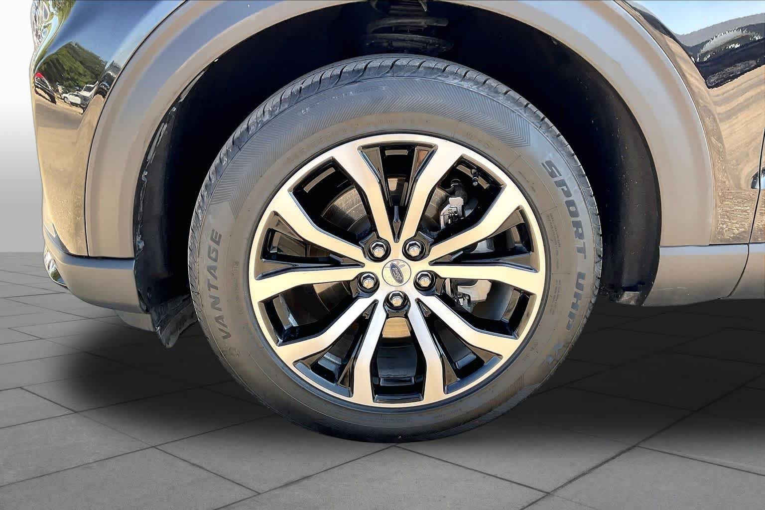 Used 2025 Agate Black Ford ST-Line image 11