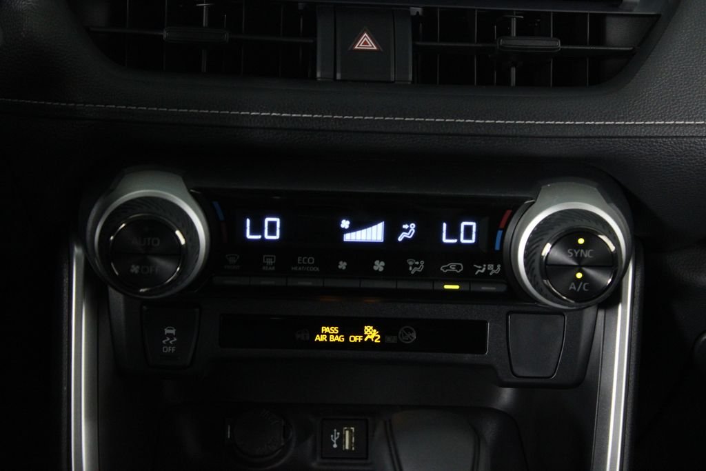 2025 Toyota RAV4 LE - Photo 20