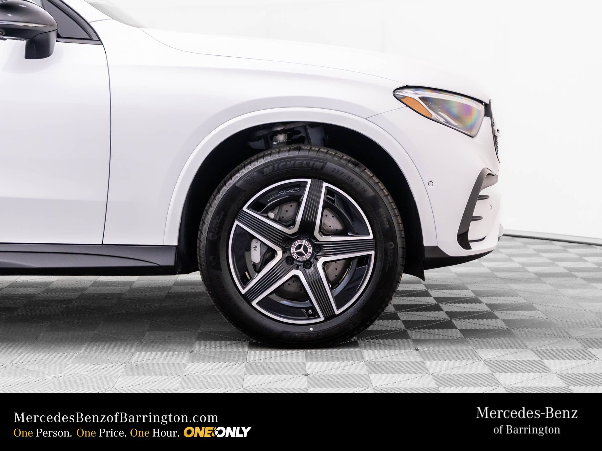 New 2026 MANUFAKTUR Moonlight White Metallic Mercedes-Benz GLC 300 image 38
