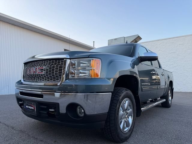 Used 2012 STEALTH GRAY METALLIC GMC SLE image 35