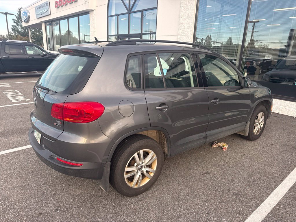 Used 2016 Pepper / Gray Volkswagen S image 6