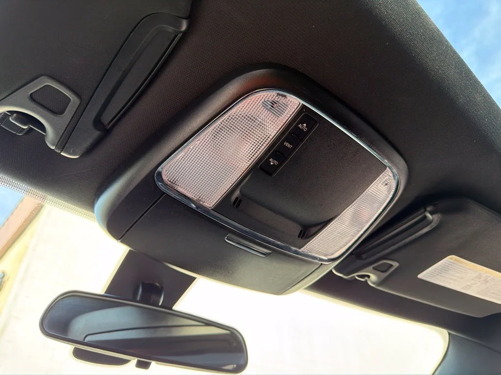 Used 2023 Gray Dodge SXT image 34