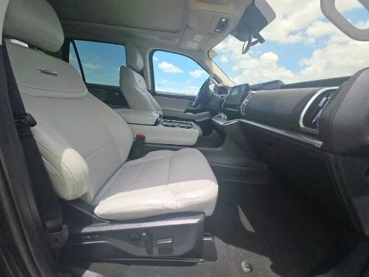 Used 2025 Blue Ford Platinum image 2