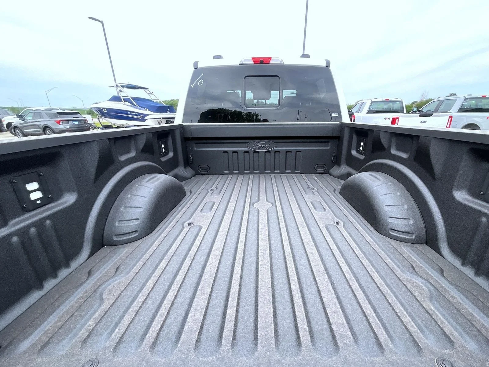 New 2026 Star White Metallic Tri-Coat Ford Lariat image 16