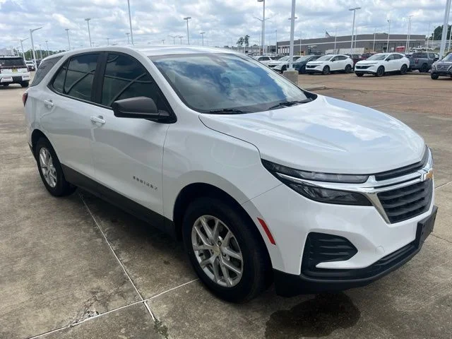 Used 2022 White Chevrolet LS image 5
