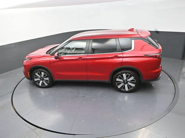 Used 2025  Mitsubishi SE image 27