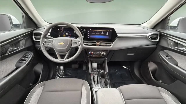 Used 2025 Summit White Chevrolet LT image 16