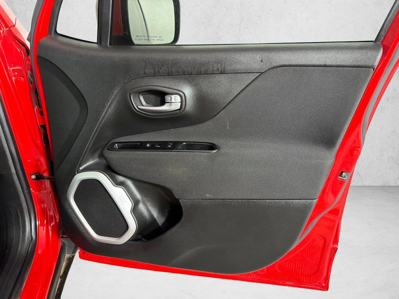 Used 2020 Colorado Red Clearcoat Jeep Latitude image 14