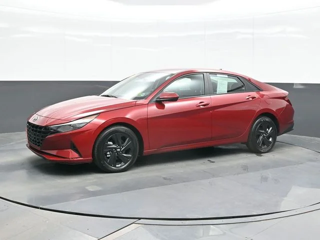 Used 2023 Red Hyundai SEL image 5
