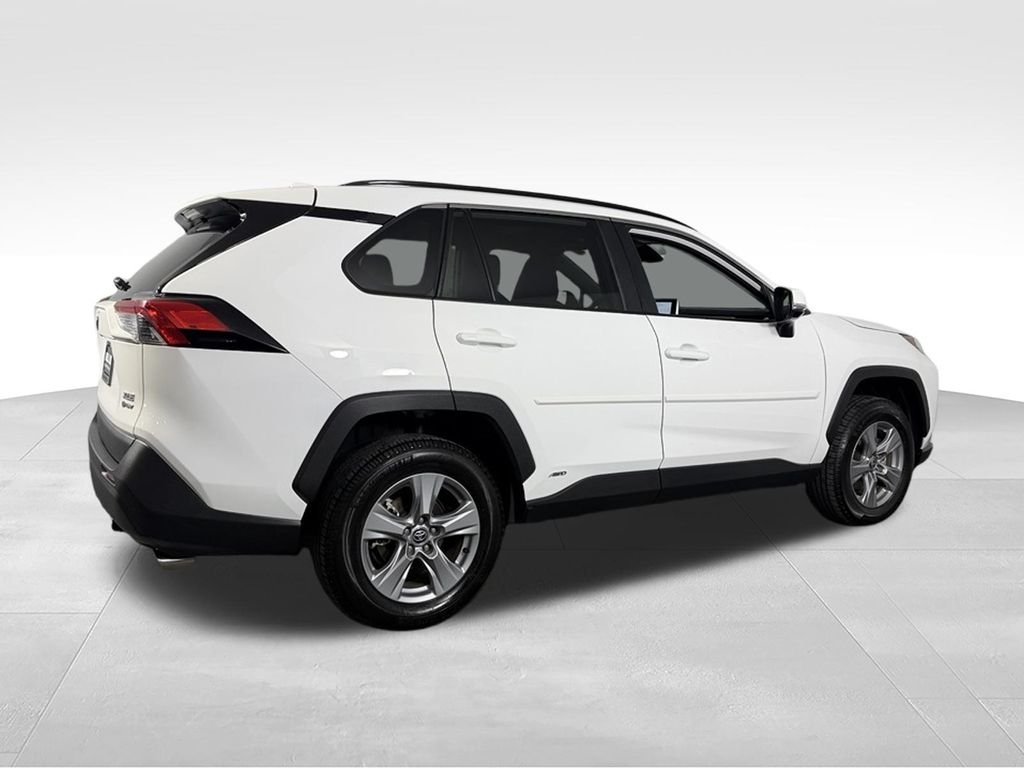 Used 2025 Ice Toyota XLE image 6