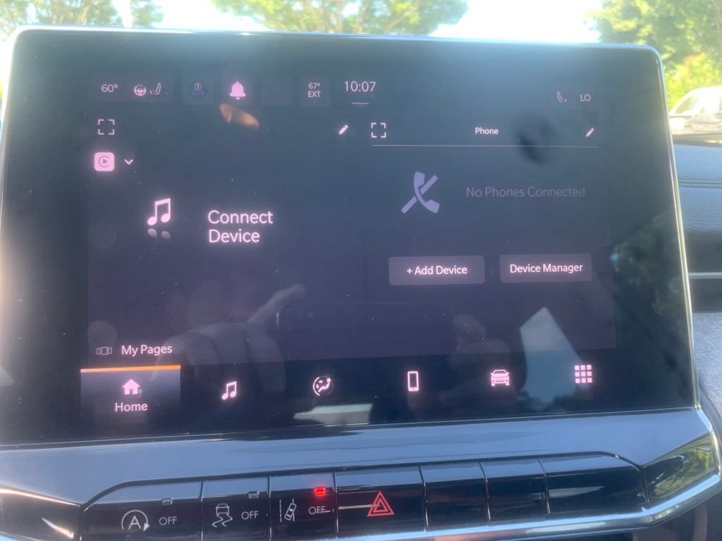 Used 2022 Bright White Clearcoat Jeep Latitude image 18