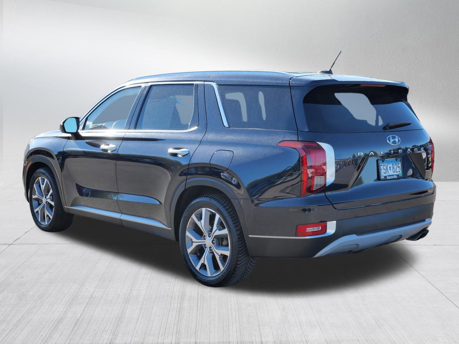 Used 2021 Moonlight Cloud Hyundai SEL image 5