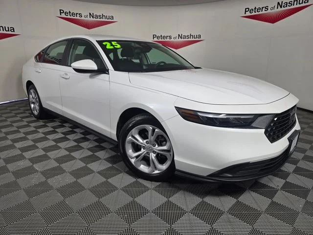 Used 2025 White Honda LX image 1