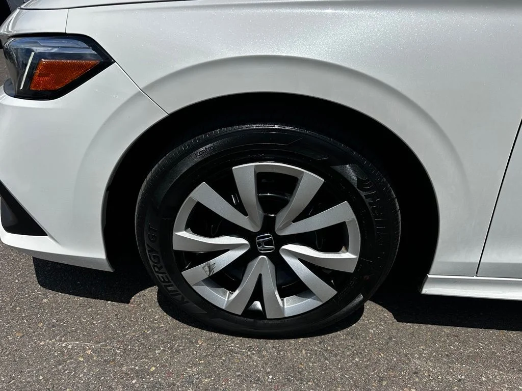 Used 2024  Honda LX image 10