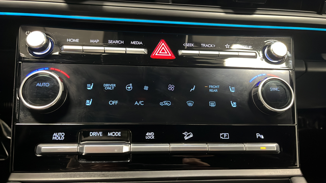 Used 2025 Serenity White Hyundai Calligraphy image 18