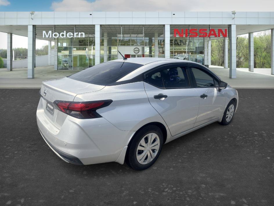 Used 2022 Brilliant Silver Metallic Nissan S image 5